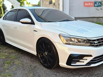 Авто Volkswagen Passat 2017 № 8818419