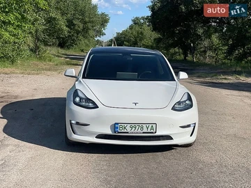 Авто Tesla Model 3 2019 № 8818421