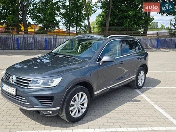 Авто Volkswagen Touareg 2015 № 8818516