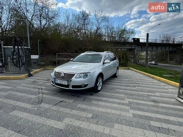 Авто Volkswagen Passat 2010 № 8818619