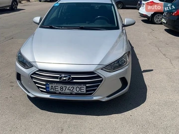 Авто Hyundai Elantra 2018 № 8819676