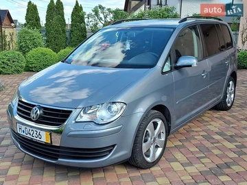 Авто Volkswagen Touran 2008 № 8820235