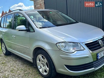Авто Volkswagen Touran 2008 № 8821947
