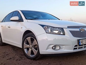 Авто Chevrolet Cruze 2010 № 8821950