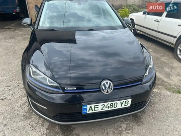 Авто Volkswagen E-Golf 2016 № 8822036