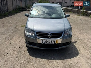 Авто Volkswagen Touran 2008 № 8823397