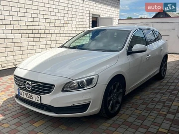 Авто Volvo V60 2017 № 8823672