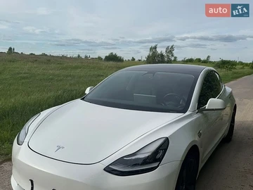Авто Tesla Model 3 2019 № 8823703