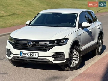 Авто Volkswagen Touareg 2018 № 8823896