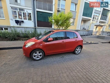 Авто Toyota Yaris 2007 № 8824237
