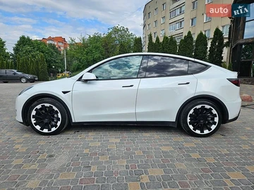 Авто Tesla Model Y 2022 № 8825117