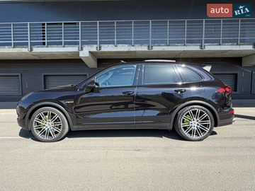 Авто Porsche Cayenne 2016 № 8825452