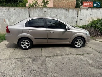 Авто Chevrolet Aveo 2007 № 8825880
