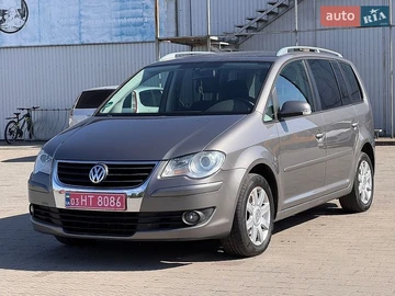 Авто Volkswagen Touran 2008 № 8826981