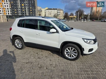 Авто Volkswagen Tiguan 2017 № 8828203