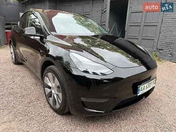Авто Tesla Model Y 2023 № 8828917