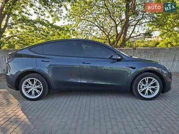 Авто Tesla Model Y 2023 № 8828921