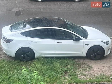 Авто Tesla Model 3 2021 № 8829271