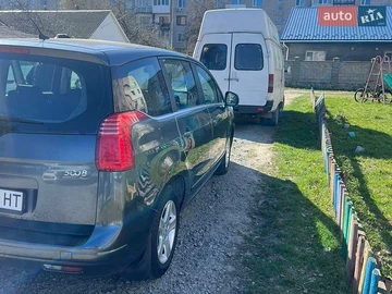 Авто Peugeot 5008 2010 № 8830195