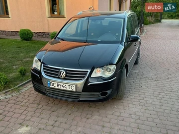 Авто Volkswagen Touran 2009 № 8830325