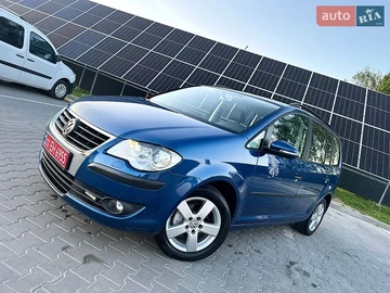 Авто Volkswagen Touran 2010 № 8831591