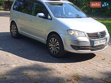 Авто Volkswagen Touran 2008 № 8832239