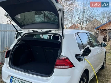 Авто Volkswagen E-Golf 2020 № 8832367