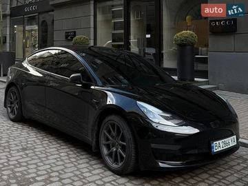 Авто Tesla Model 3 2019 № 8832393