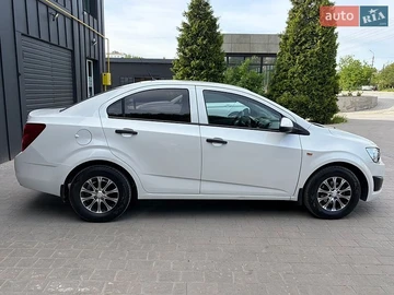 Авто Chevrolet Aveo 2014 № 8832784