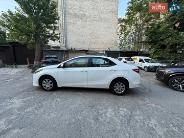 Авто Toyota Corolla 2015 № 8833910