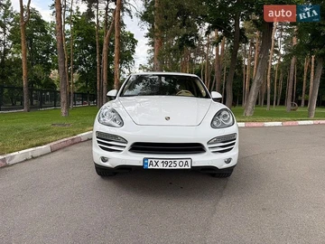 Авто Porsche Cayenne 2012 № 8835768