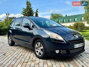 Авто Peugeot 5008 2012 № 8836475