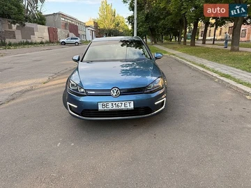 Авто Volkswagen E-Golf 2015 № 8837051