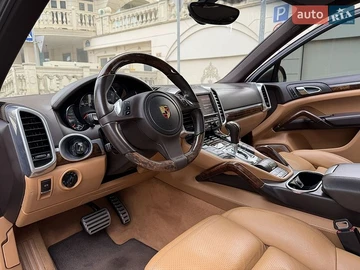Авто Porsche Cayenne 2011 № 8837663
