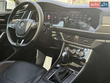 Авто Volkswagen Jetta 2019 № 8838107