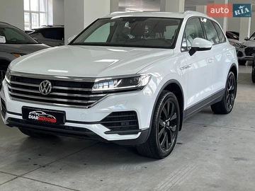 Авто Volkswagen Touareg 2019 № 8838224