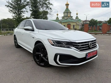 Авто Volkswagen Passat 2020 № 8838712