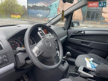 Авто Opel Zafira 2010 № 8839075