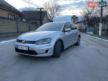 Авто Volkswagen E-Golf 2015 № 8839153