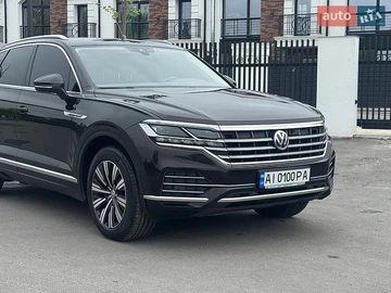 Авто Volkswagen Touareg 2018 № 8839512