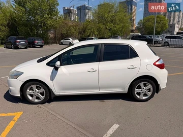 Авто Toyota Auris 2012 № 8839905