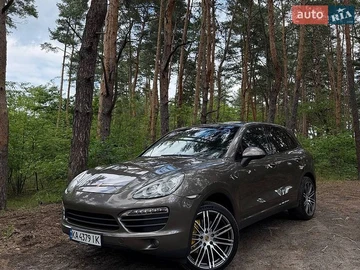Авто Porsche Cayenne 2012 № 8840020