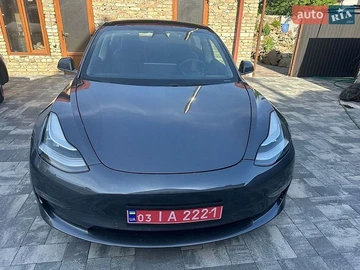 Авто Tesla Model 3 2019 № 8840300