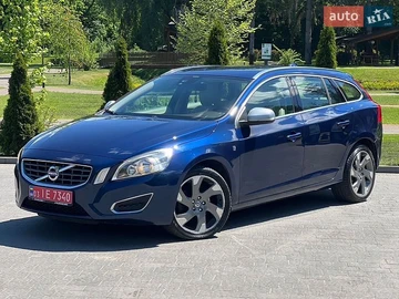 Авто Volvo V60 2012 № 8840343