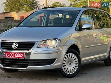 Авто Volkswagen Touran 2008 № 8841119
