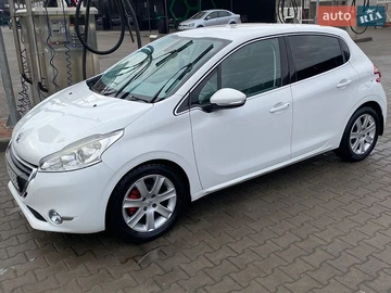 Авто Peugeot 208 2013 № 8841512