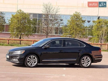 Авто Volkswagen Passat 2017 № 8841640