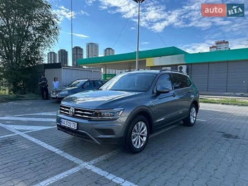 Авто Volkswagen Tiguan 2017 № 8841733