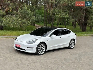 Авто Tesla Model 3 2018 № 8841736