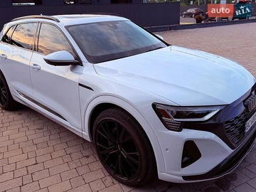 Авто Audi Q8 E-Tron 2023 № 8841780